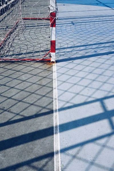 Fotbollsmål Och Repnät Fältet Gatan — Stockfoto