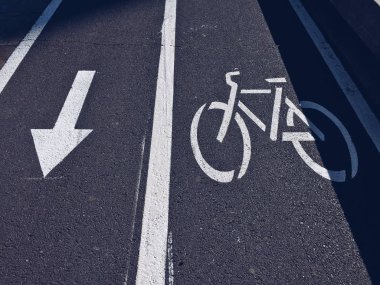 Caddedeki bisiklet trafik ışığı. Bilbao İspanya