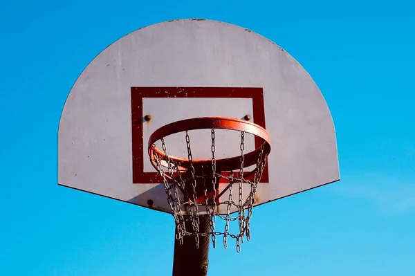 スペイン ビルバオ市のストリートバスケット バスケットボール用品 — ストック写真