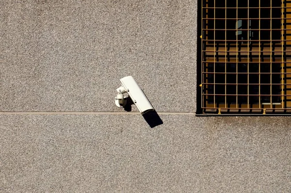 Beveiligingscamera Aan Muur Oude Technologie — Stockfoto