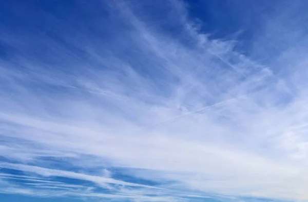 Lindas Formações Nuvens Cirrus Céu Azul — Fotografia de Stock