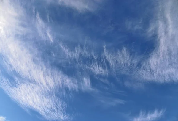 Прекрасні Кругові Хмароутворення Блакитному Небі — стокове фото