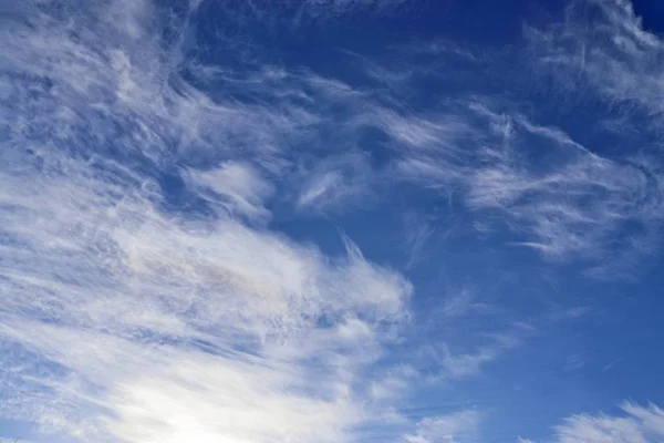 Krásné Cirrus Oblačnosti Modré Obloze — Stock fotografie