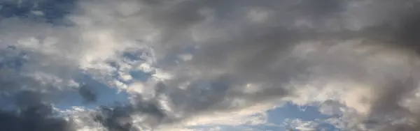 Gemengde Onweer Cirrus Wolken Aan Hemel — Stockfoto