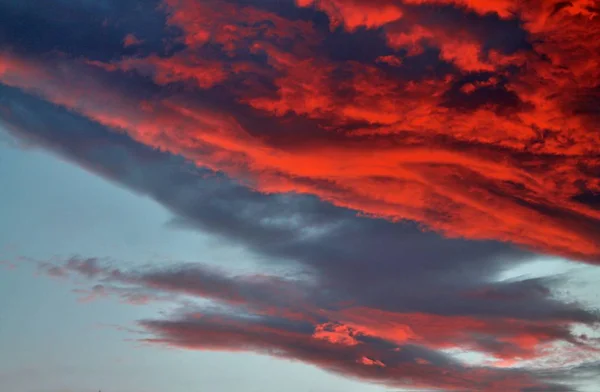 Wunderschöner Hintergrund Orangefarbener Sonnenuntergangswolken Himmel — Stockfoto