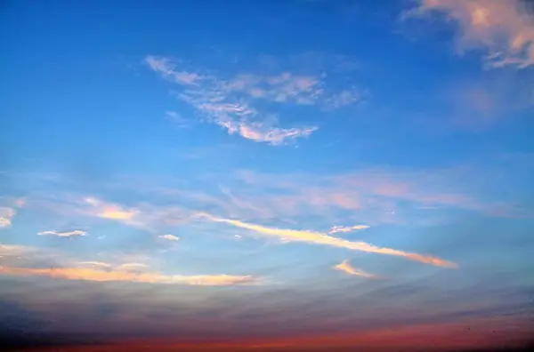 Piękne Tło Pomarańczowy Zachód Słońca Chmury Niebie — Zdjęcie stockowe