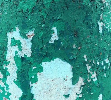 Eski yıpranmış boya ile duvarın kabukları çatlaklar