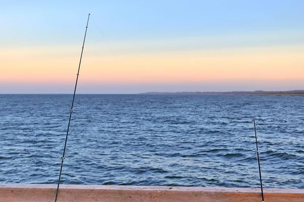 Pessoas Pescando Cais Dia Ventoso Dezembro — Fotografia de Stock
