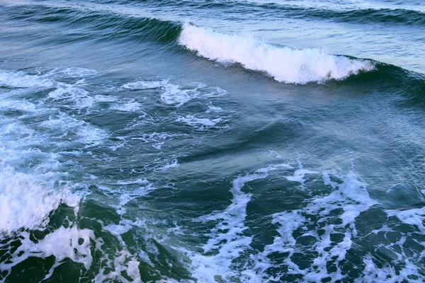 Wildwasseroberfläche Der Ostsee — Stockfoto