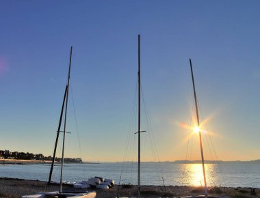 Güzel gün batımı çekimleri plaj Laboe Almanya alınan