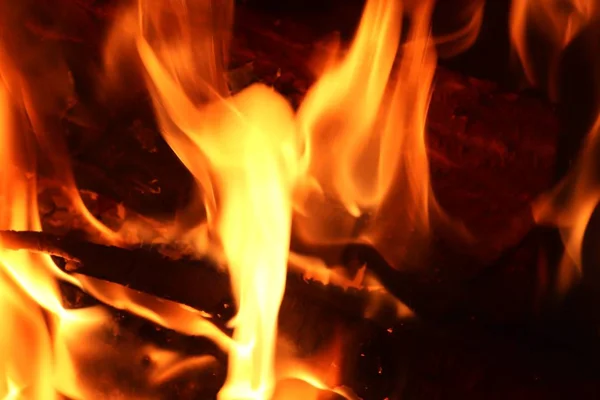 暖炉の燃える美しいホット火 — ストック写真