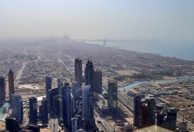 Dubai Uluslararası Dubai Kongre ve Sergi Sarayı 154th kattan çatı görünümü