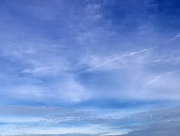 Nuvens Brancas Fofas Céu Azul Tomadas Norte Alemanha — Fotografia de Stock