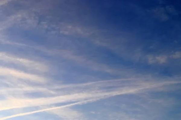 Belos Testes Vapor Aeronaves Durante Céu Laranja Pôr Sol Visto — Fotografia de Stock