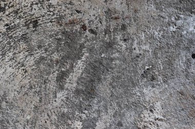 Eski ve yıpranmış çimento ve beton duvar yüzeyine kadar kapatın