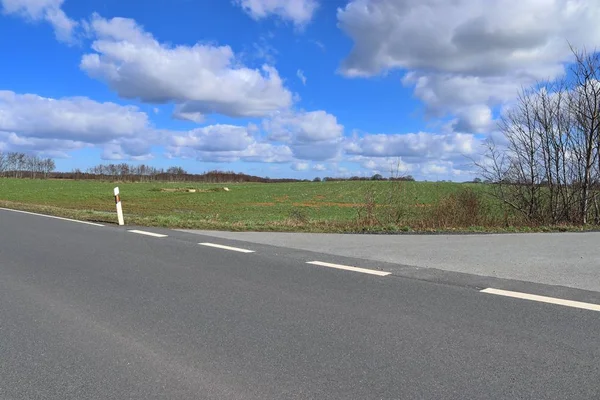 Strade Solitarie Nella Germania Settentrionale Una Giornata Sole — Foto Stock