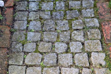Kaldırım taşı döşeli yollar ve Almanya'da bulunan yolların yakın çekim