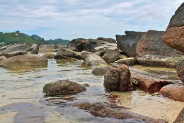 Cennet Adası Seyşeller plajında güzel kaya oluşumları