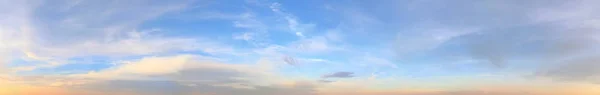 Prachtig Panorama Van Oranje Geel Clouds Capes Bij Zonsopgang Zonsondergang — Stockfoto