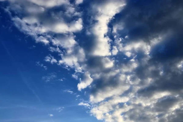 Prachtige Gemengde Wolk Formaties Met Witte Grijze Cumulus Wolken Het — Stockfoto