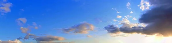 Prachtige Kleurrijke Zonsondergang Hemel Panorama Toont Prachtige Wolkenformaties Hoge Resolutie — Stockfoto