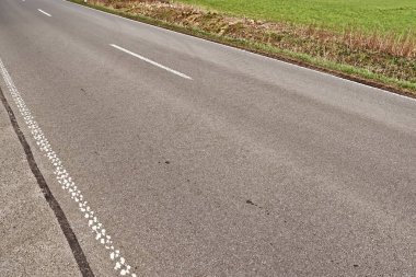 Kuzey Almanya'da boş ve yalnız kır yolları bulundu