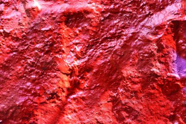 Yüksek çözünürlüklü eski çatlak beton duvarlarda renkli grafiti boya doku yakın