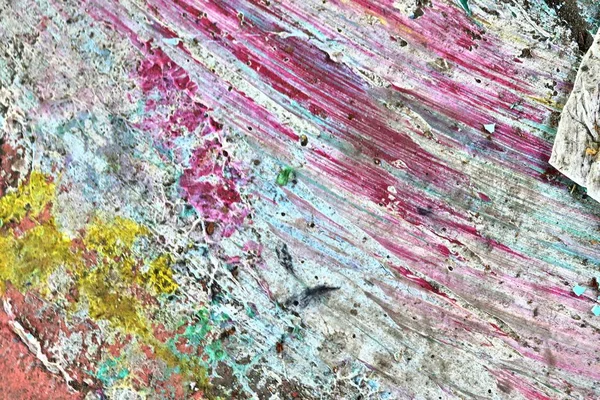 독일의 잃어버린 폐허에서 다채로운 페인트 가튀어 — 스톡 사진