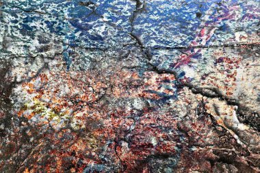 Yüksek çözünürlükte beton ve çimento duvarlara püskürtülen renkli boyanın yakın yüzeyi