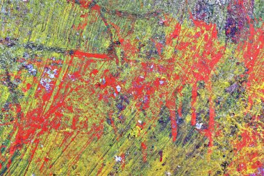 Eski ve yıpranmış beton duvarlarda renkli boya sıçramaları