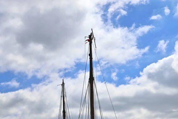 Oud Zeilschip Mast Touw Haven Van Kiel Een Zonnige Dag — Stockfoto