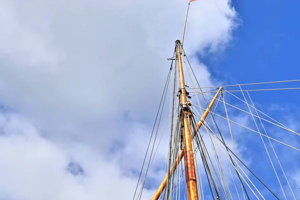 Oud Zeilschip Mast Touw Haven Van Kiel Een Zonnige Dag — Stockfoto
