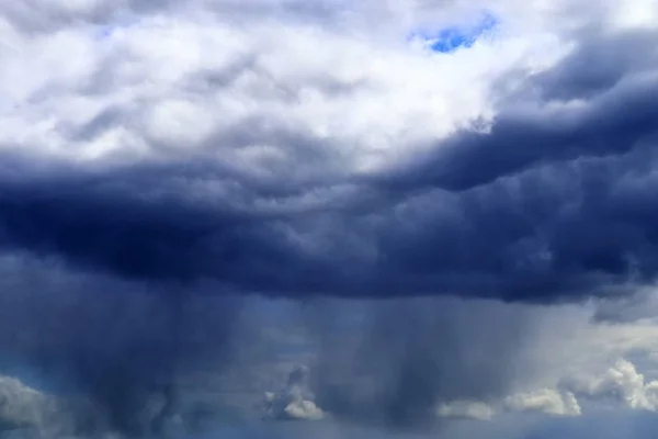 Nuvens Escuras Formando Céu Logo Antes Uma Tempestade — Fotografia de Stock