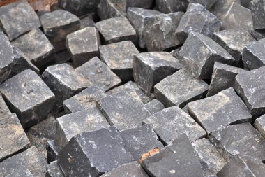 Yüksek çözünürlükte farklı renkli kaldırım karoları üzerinde yakından görünüm