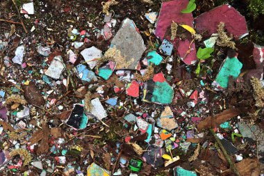 Yüksek çözünürlükte kayıp bir yerde bulunan moloz ve çöp dokular üzerinde görünümü yakın