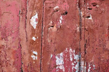 Kiel Almanya'da kayıp bir yerde bulunan beton duvarlardan soyulmaya nisbeten renkli boyanın yakından görünümü