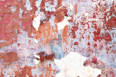 Kiel Almanya'da kayıp bir yerde bulunan beton duvarlardan soyulmaya nisbeten renkli boyanın yakından görünümü