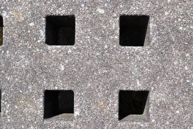 Kuzey Almanya ve Danimarka'da bulunan bazı çatlaklar ile yapılandırılmış bir beton duvarın detaylı yakın çekim