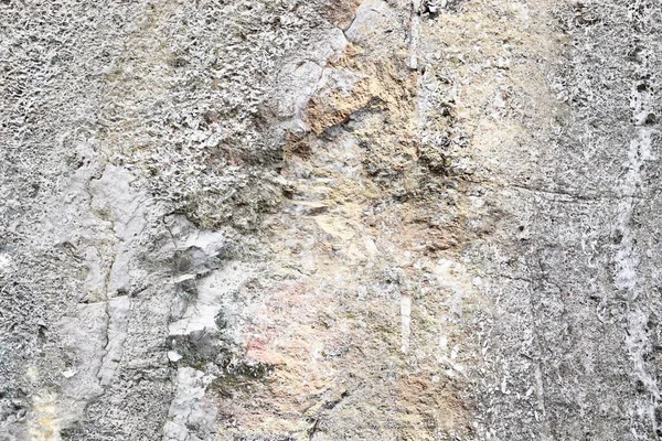 Eski ve yıpranmış beton duvarlarda ayrıntılı yakın görünüm