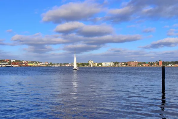 Uitzicht Oostzee Haven Van Kiel Met Enkele Boten Schepen Tijdens — Stockfoto