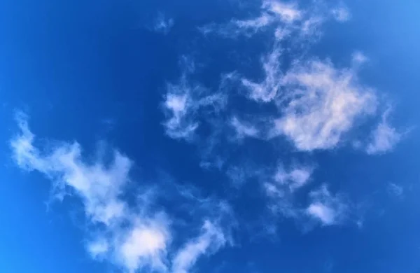 Belles Formations Nuages Cirrus Dans Ciel Bleu Profond — Photo