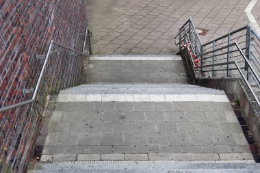 Beton, ahşap ve metal merdivenlerde farklı dış görünümler