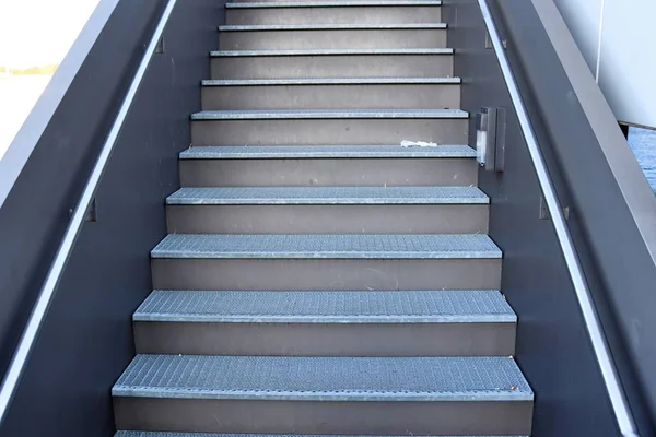 Diferentes Vistas Aire Libre Sobre Escaleras Hormigón Madera Metal — Foto de Stock