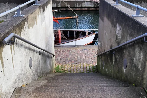 Verschiedene Außenansichten Auf Beton Holz Und Metalltreppen — Stockfoto