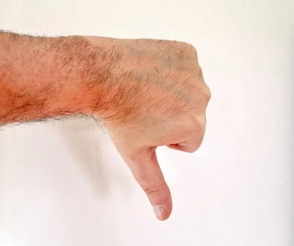 異なるジェスチャーやシンボルを示す男性の人間の手 — ストック写真