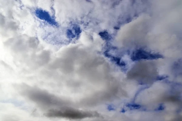 Vackra Vita Cumulus Moln Djupblå Himmel — Stockfoto