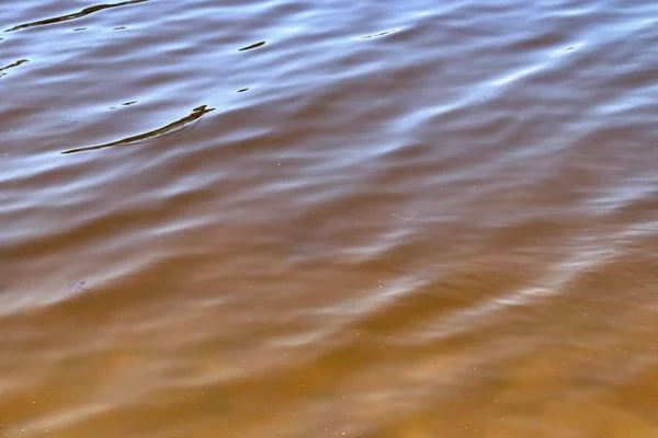 Wunderschöne Wasserflächen Einem See Mit Reflexionen Des Sonnenlichts Und Der — Stockfoto