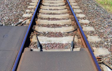 Almanya'da demiryolları ve demiryolu geçişleri hakkında farklı detaylı görüşler