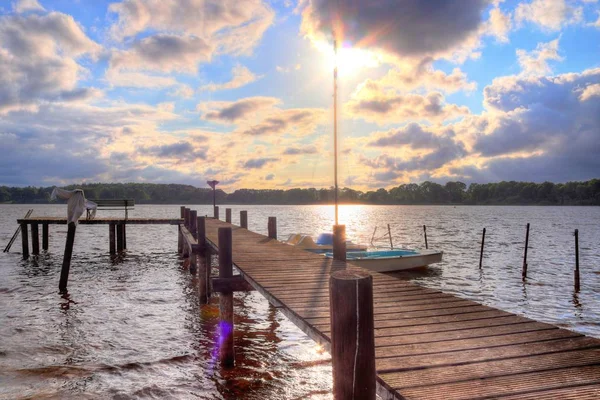 Bellissimo Paesaggio Tramonto Piccolo Lago Nella Germania Settentrionale — Foto Stock