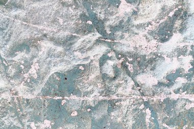 Yüksek çözünürlükte çatlaklar ile yaşlı ve yıpranmış beton duvarlar ayrıntılı yakın görünümü